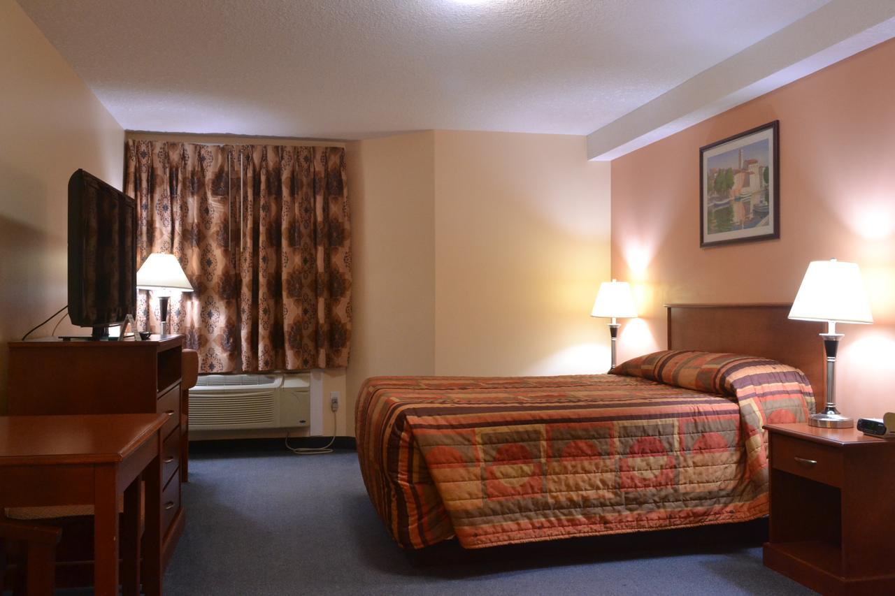 Aurora Park Inn & Suites Dawson Creek Exterior foto